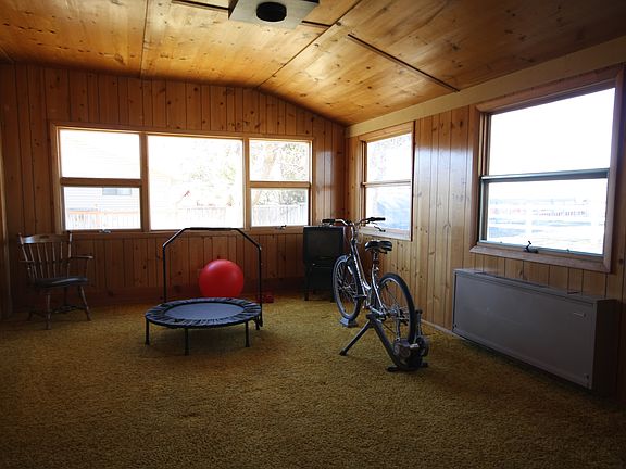 5th image of 3089 Highlawn Dr