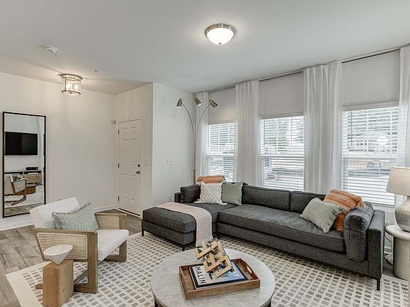 Laurelwood - Cedar Interior Image 3