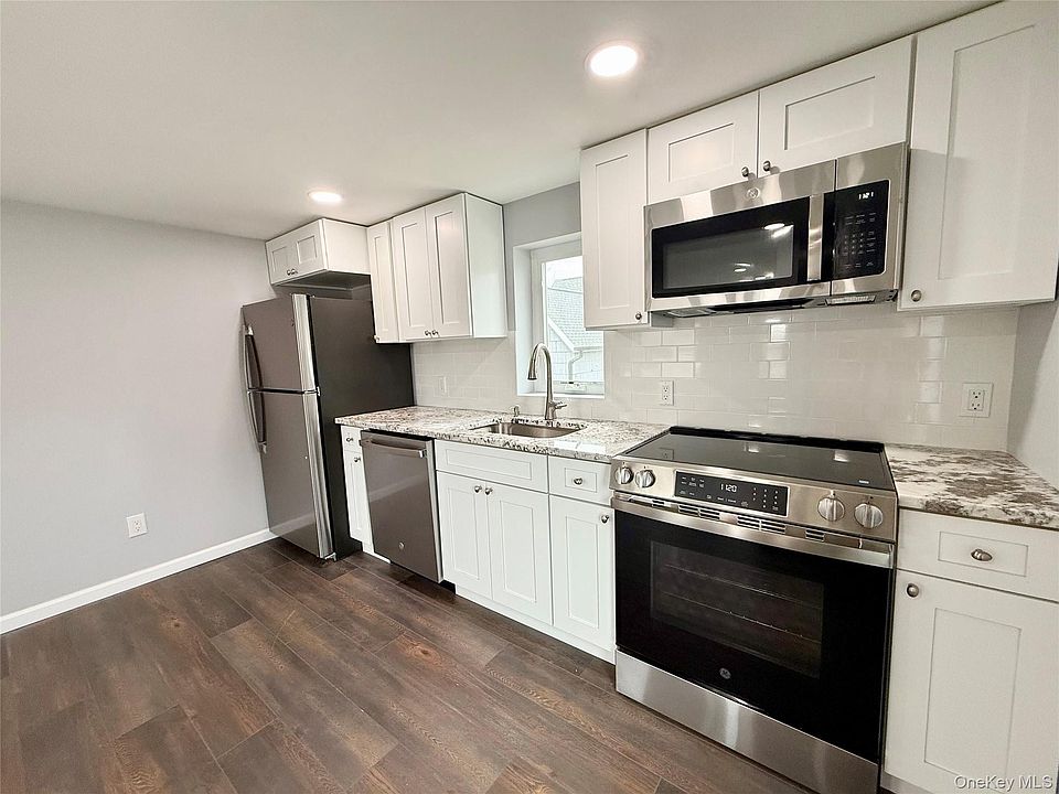 1st image of 19 Lee Ave Floor 3