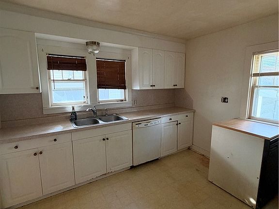 5th image of 412 W Kentucky Ave