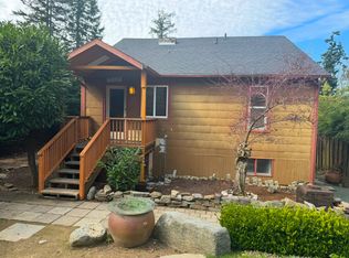 6720 Kenney Way, Clinton, WA 98236