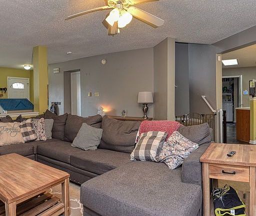 5th image of 3328 Carica Dr