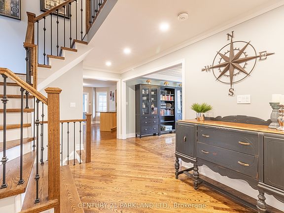 5th image of 18 Napier Ct