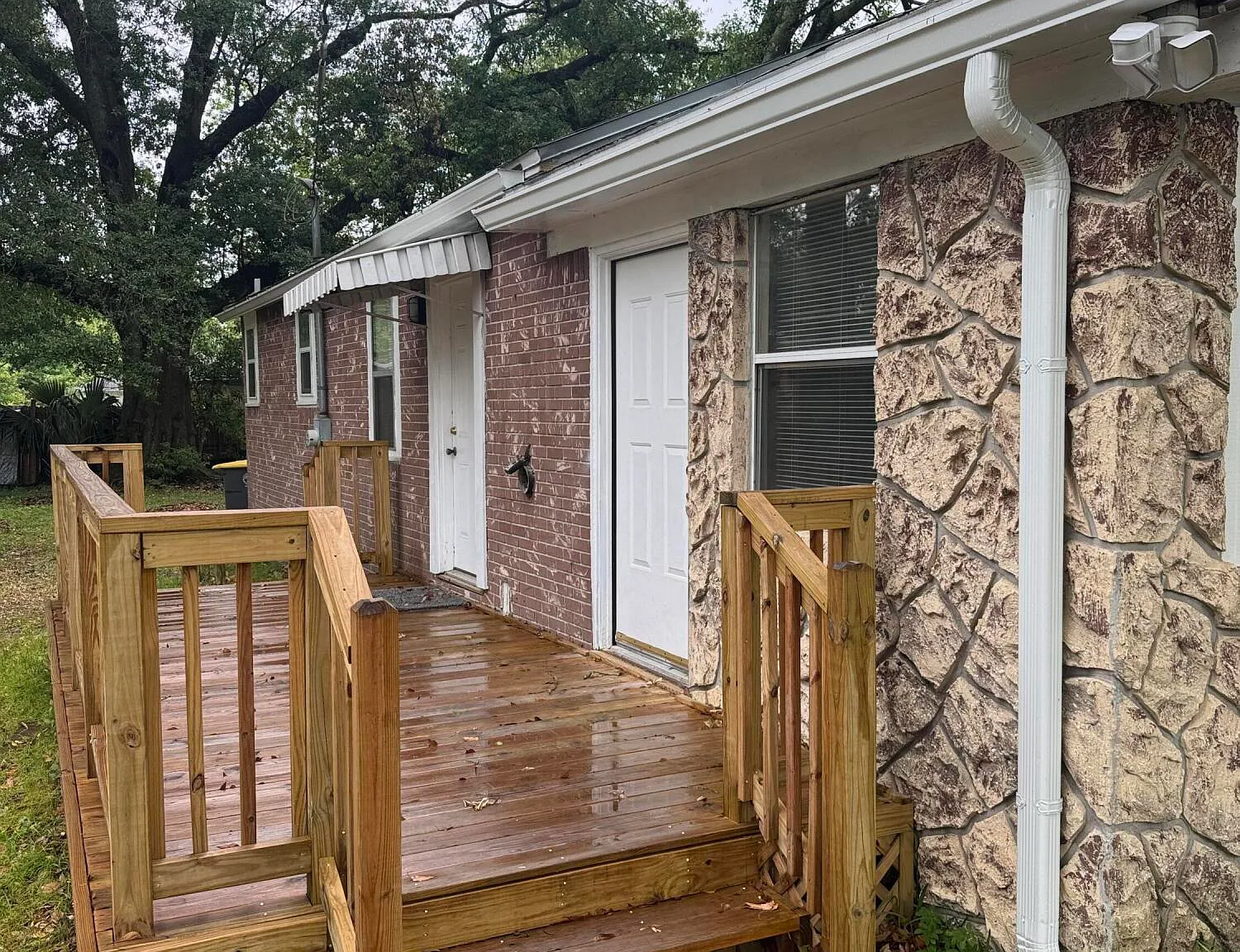 3 bed, 1.0 bath, 1100 sqft, $1,250 — Photo 2