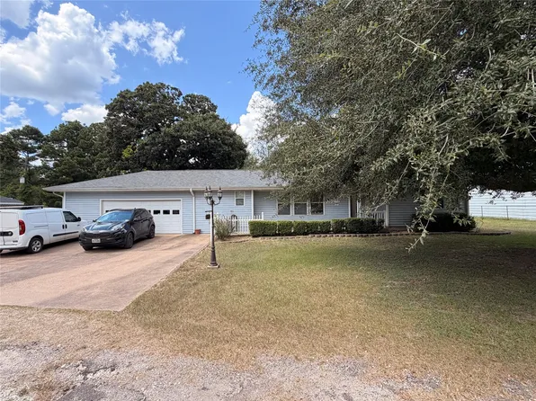 192 Moon Beam Dr, Trinity, TX 75862