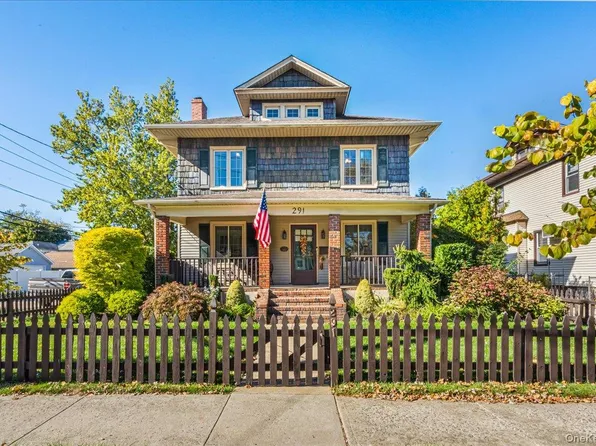 291 Denton Avenue, Lynbrook, NY 11563