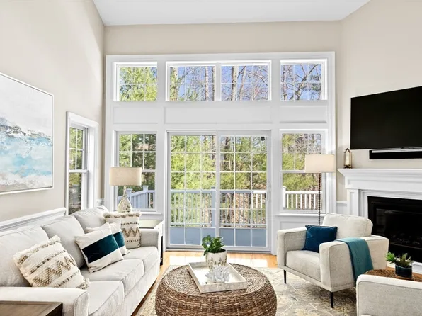 14 Derby Brook Way #14, Hingham, MA 02043