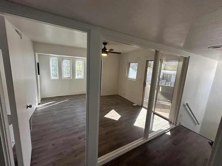 2286 N Junipero Ave — Photo 29