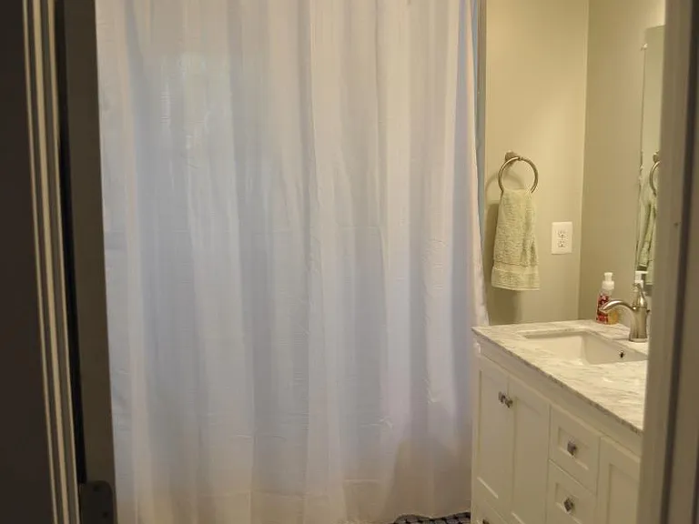 Upstairs full bath