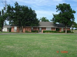 139 E 3rd St, Marlow, OK 73055