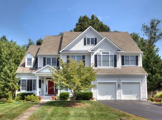 3575 Sharpes Meadow Ln, Fairfax, VA 22030