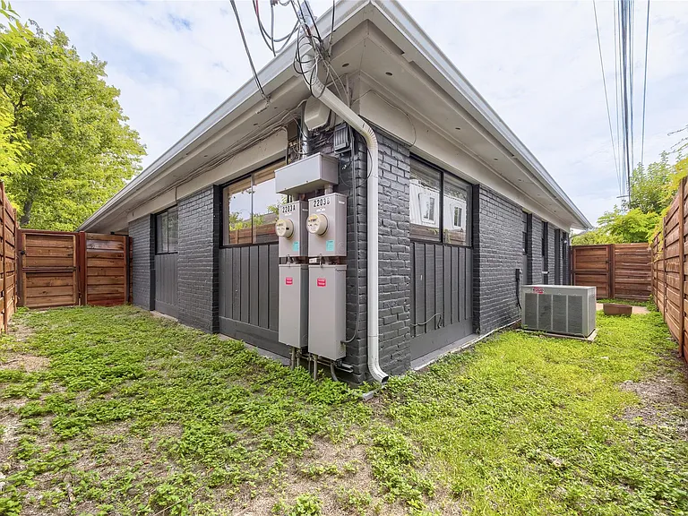 2203 Ventura Dr #B — Photo 20