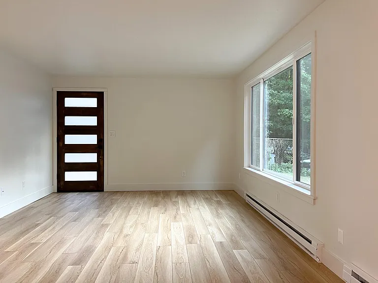 3552 N Albina Ave — Photo 13