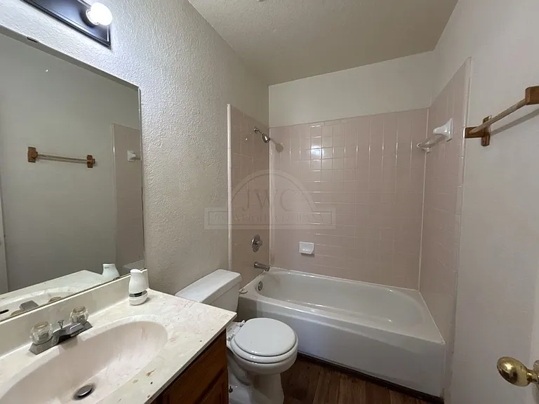 1702 Benttree Dr — Photo 12