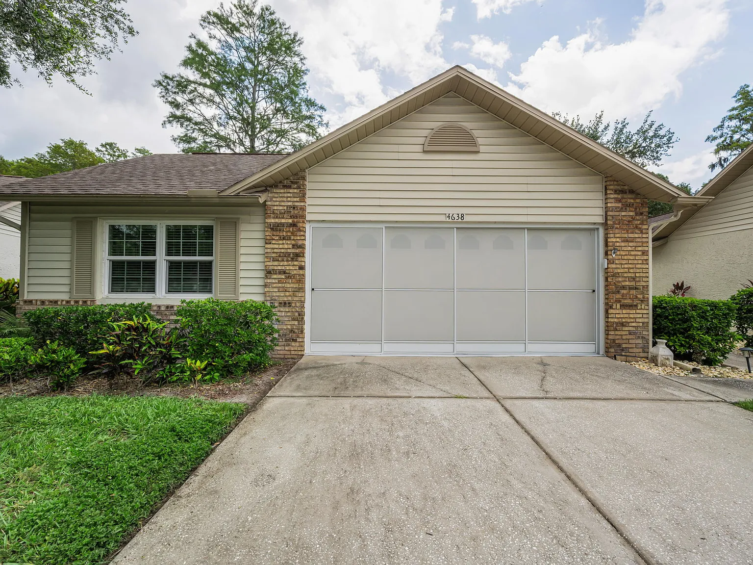 Spacious 2 Bedroom 2 Bath Home — Photo 1