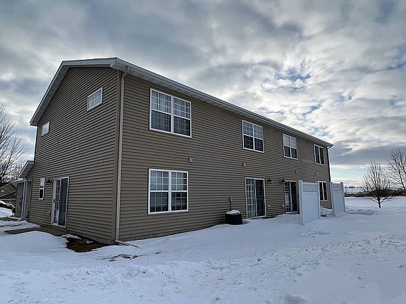 4th image of 3096 River Falls Ct NW
