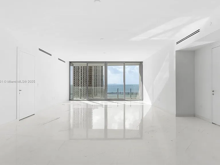 300 Biscayne Blvd #1403 — Photo 15