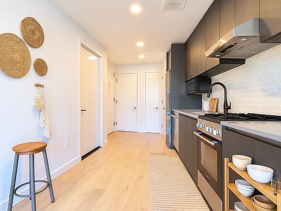 2nd image of 144-74 Northern Blvd #8G