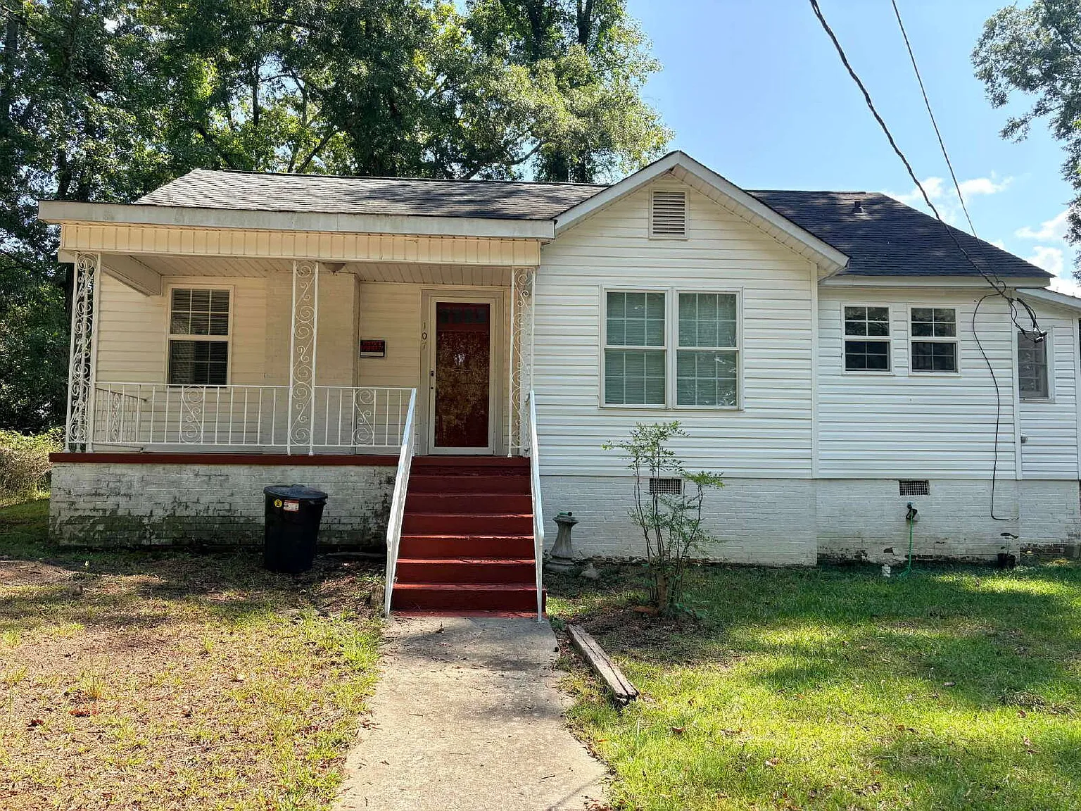3 bed, 1.0 bath, $1,350 — Photo 1