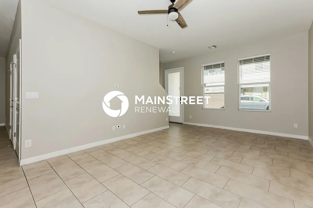 Living Room - 2000 N 36th St #19