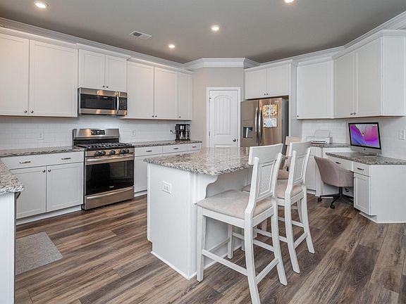 2nd image of 385 Lakeridge Dr