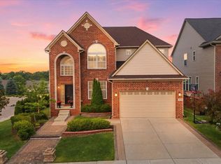 4810 E Stonegate Cir, Orion, MI 48359