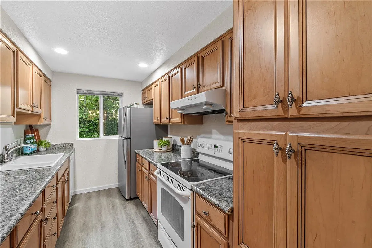 2 bed, 939 sqft, $2,500 — Photo 4