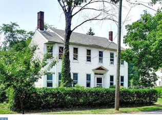 14 Warren St, Beverly, NJ 08010