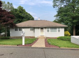 21 Winding Hill Rd, Hopatcong, NJ 07843