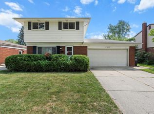 9719 Katherine St, Taylor, MI 48180