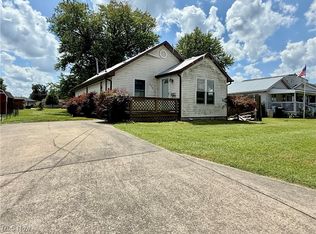806 20th St, Vienna, WV 26105