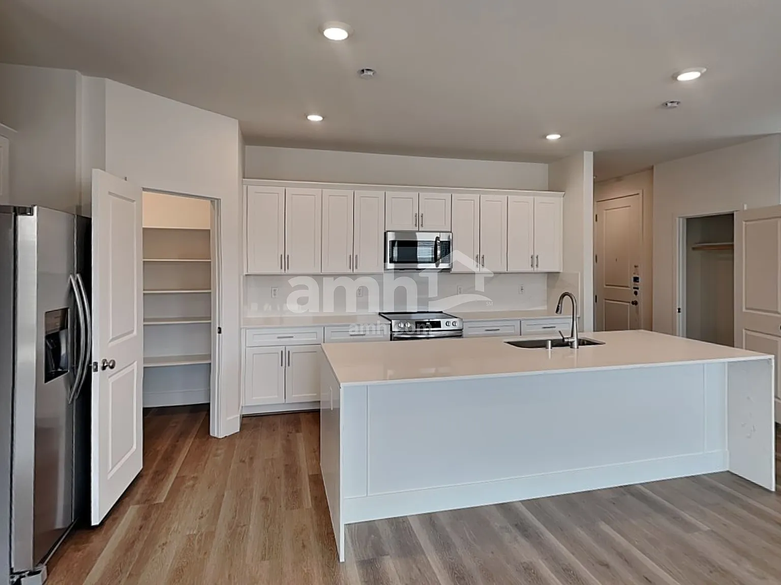 5 bed, 3.0 bath, 2395 sqft, $2,710 — Photo 4