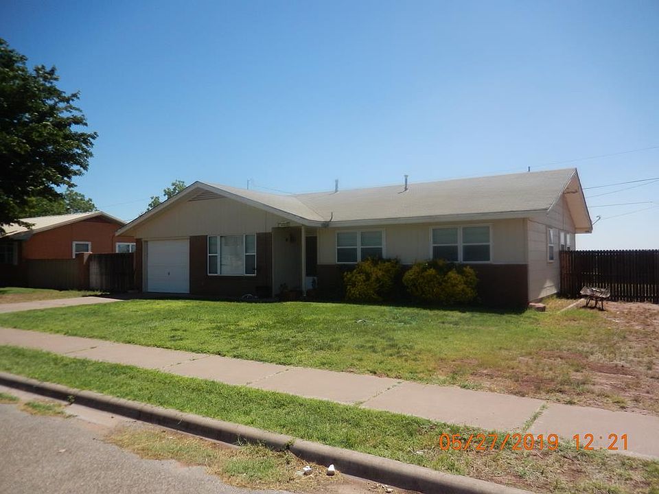 1st image of 906 Summer St