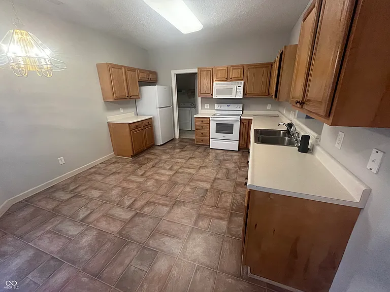 7123 Dublin Ln — Photo 2
