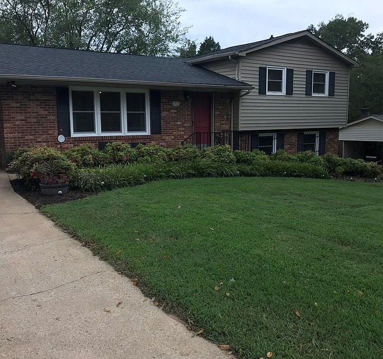 1st image of 911 Lake Dr