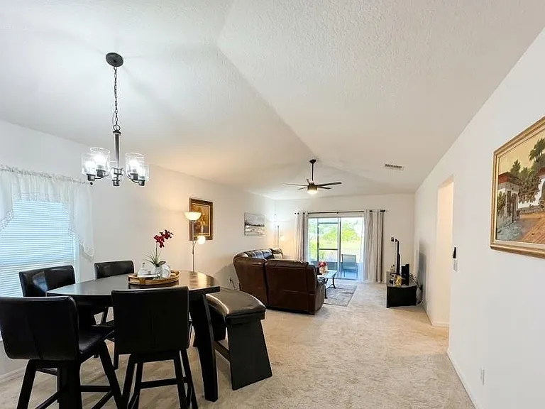 643 Samuel Pl — Photo 12
