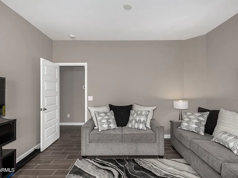 23950 W Hilton Ave — Photo 27