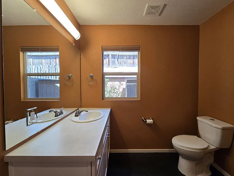 2180 W Alameda St #14 — Photo 22