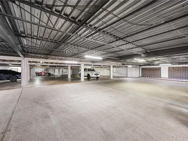 520 S Chaparral St #501 — Photo 29