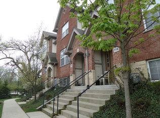 114 Enclave Dr, Mount Prospect, IL