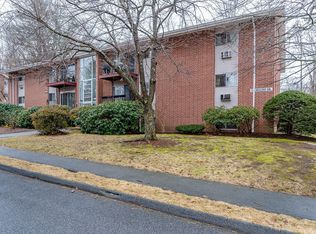 11 Crescent Dr APT 2, Andover, MA 01810