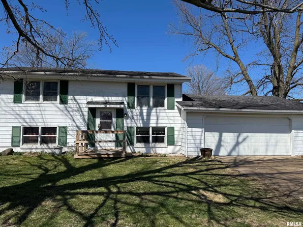 100 Garfield St, Deer Creek, IL 61733