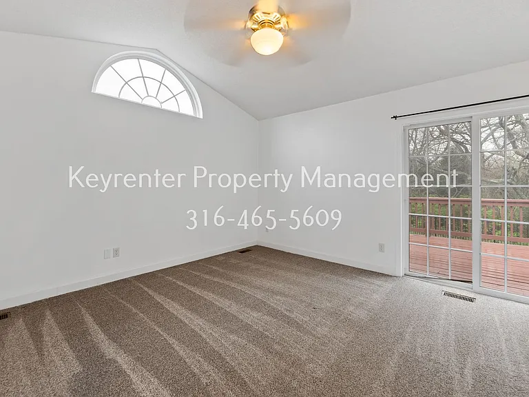 517 E Minneha Ave — Photo 17