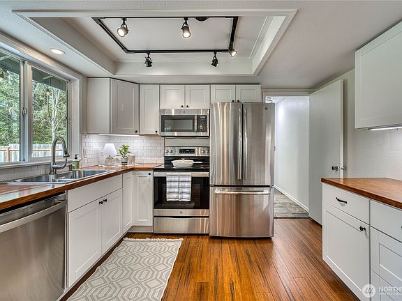 5th image of 14122 97th Avenue NW