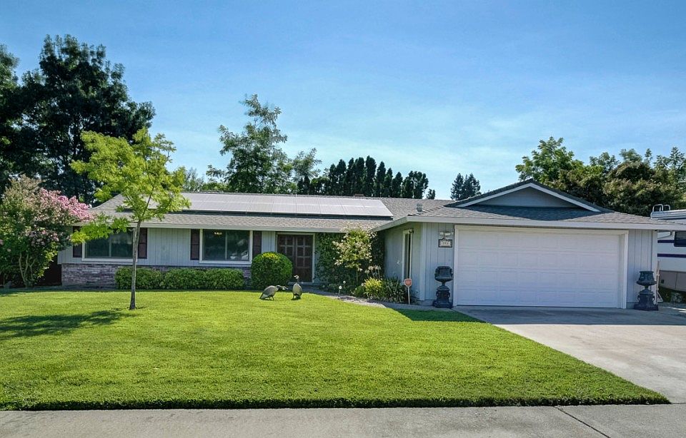 1st image of 598 Gregory Dr