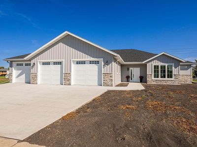 1970 Burlington Dr, West Fargo, ND, 58078