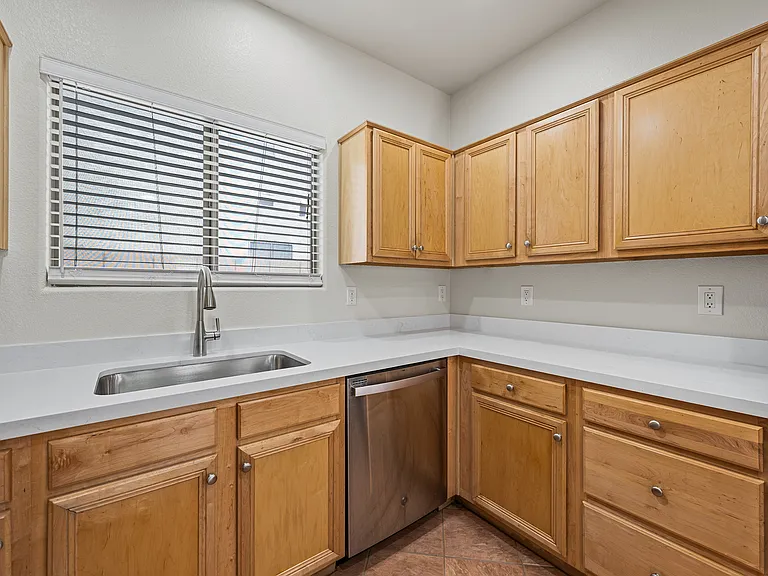 15929 W Custer Ln — Photo 9