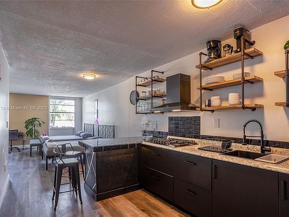 2nd image of 710 Washington Ave APT 318