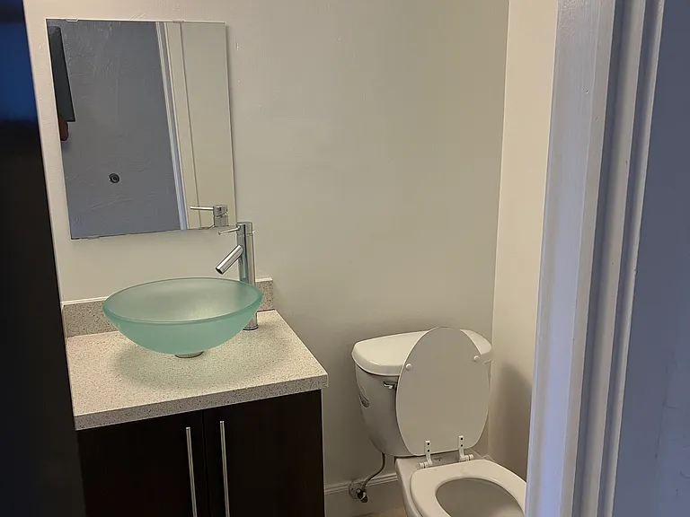 1660 NE 135th St #15 — Photo 9