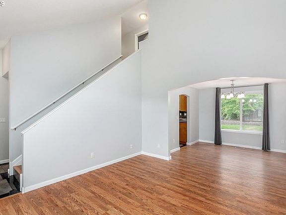 5th image of 14407 NE 4th Ave